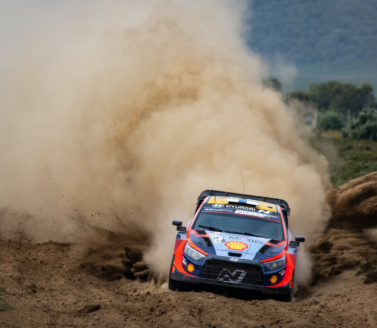 O zi dificila pentru Hyundai Motorsport in Raliul Safari