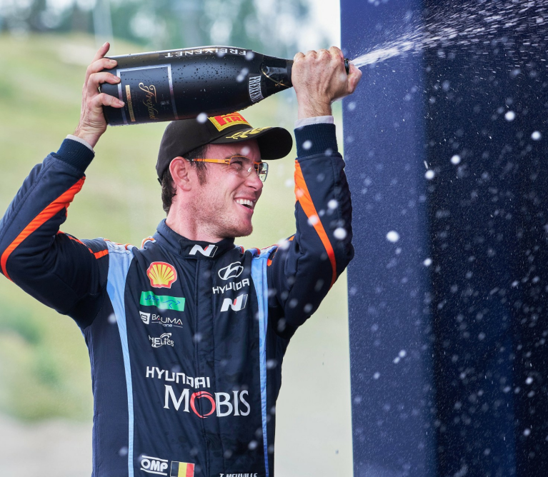 Hyundai Motorsport si Thierry Neuville au incheiat pe podium Raliul Finlandei