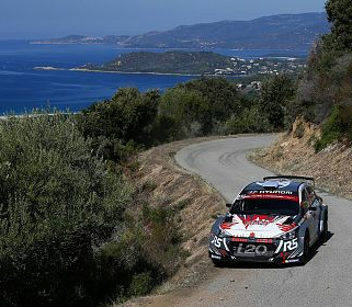 Hyundai Motorsport a obtinut primul succes pentru noua generatie i20 R5 in cadrul Rallye du Var